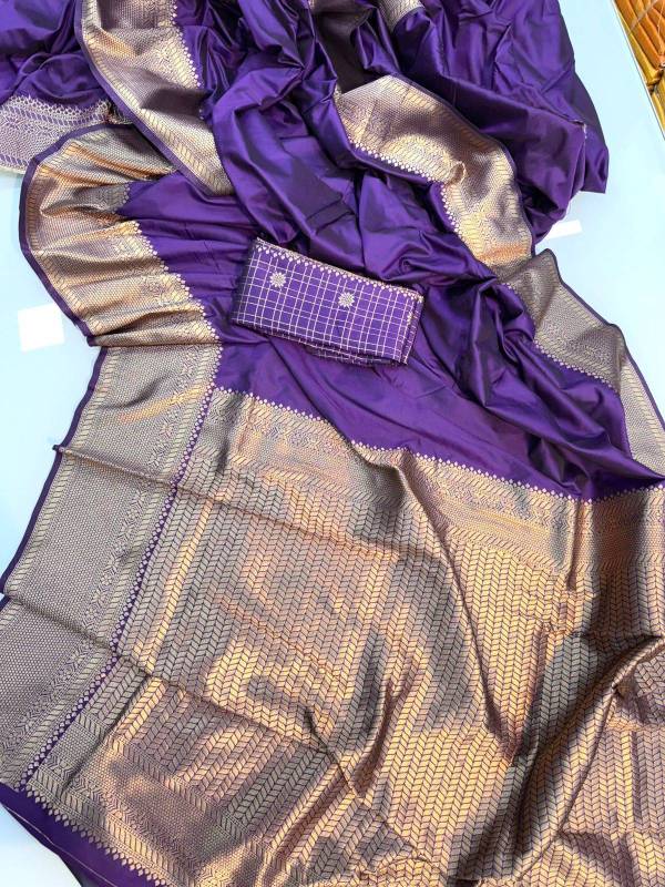 Soft silk  saree with Pure Jari Border and Rich pallu