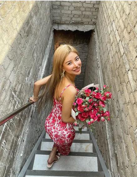 Urbane Feminine Women WHITE & RED FLORAL  Dresses