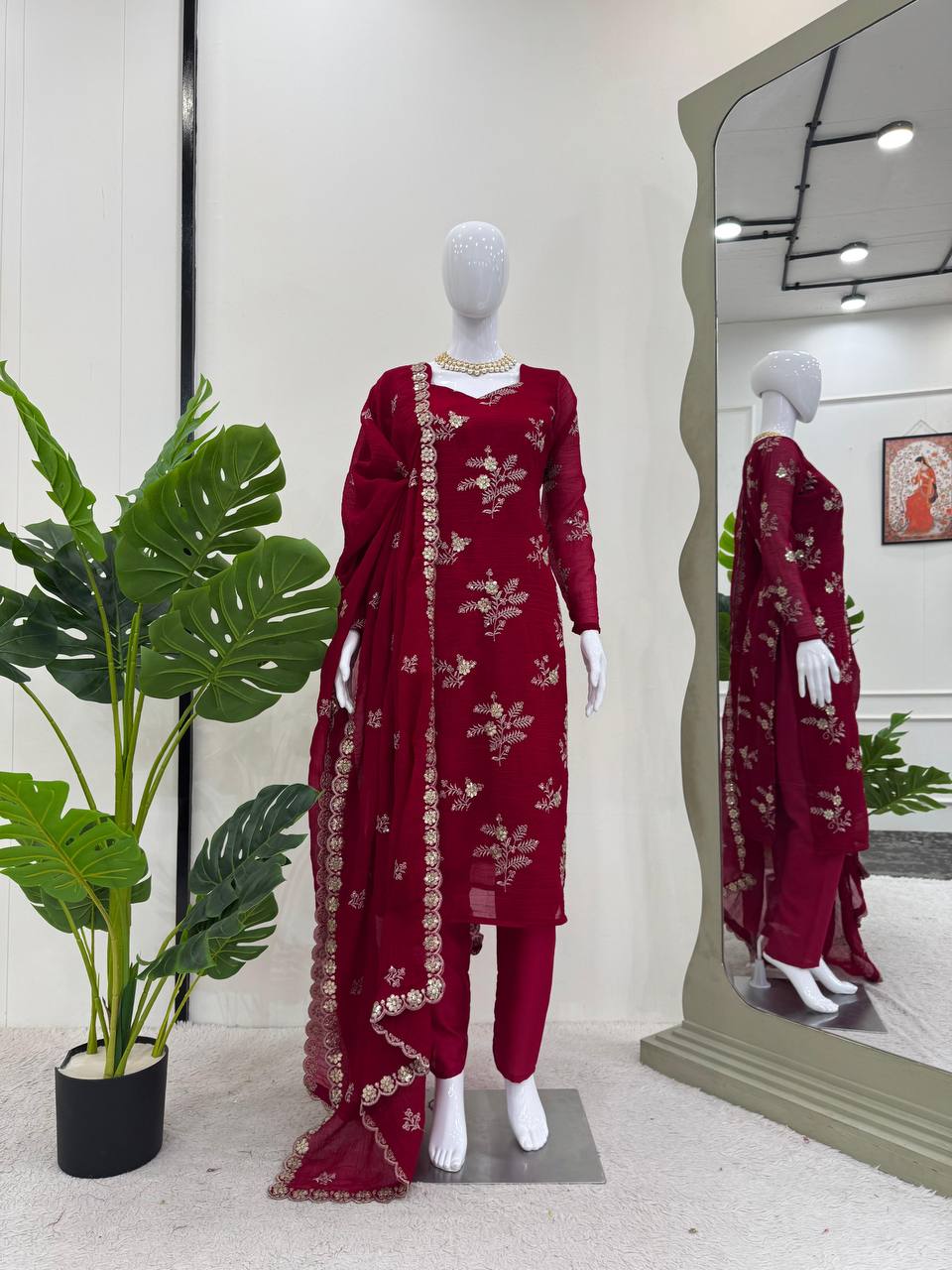 Exquisite three-piece ensemble featuring a crunchy silk Top dupatta and cotton pent