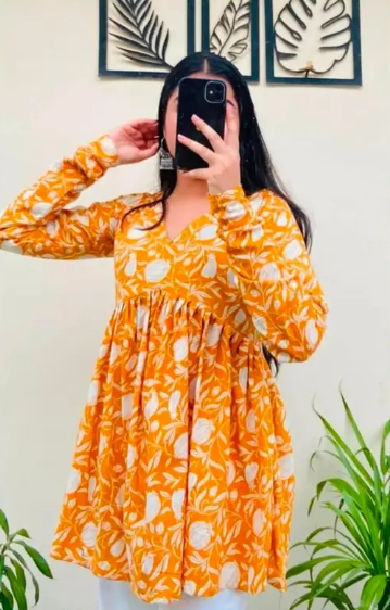 Yellow Vneck top